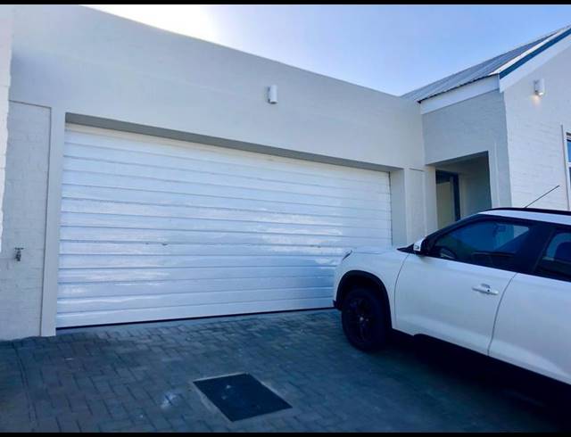 3 BEDROOM HOUSE FOR SALE IN SANDBAAI